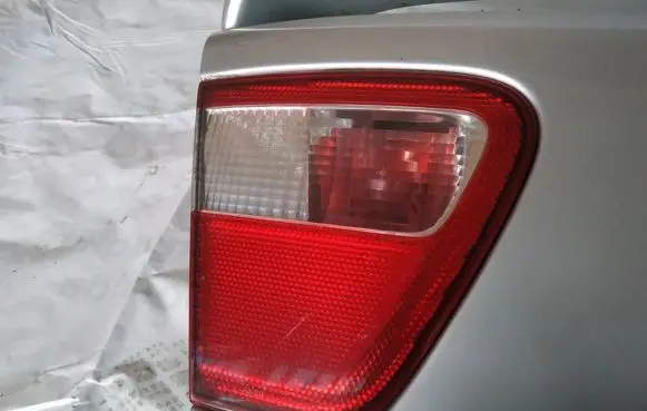 Tailgate rear/tail lights