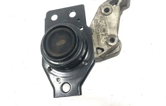 Nissan Qashqai Engine mount bracket DD130407 F6036100E