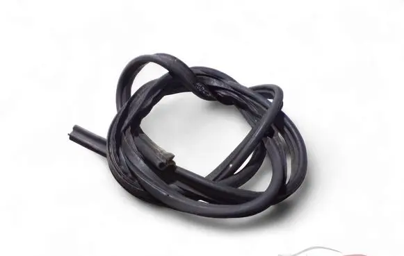 Audi 100 200 5000 C3 Loading door rubber seal (on body) 