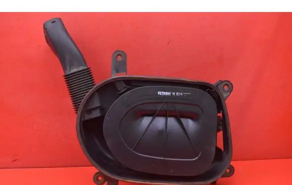 BMW X3 F25 Air filter box 7811027