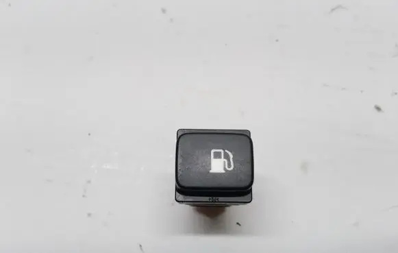 Citroen C4 I Picasso Fuel tank opening switch 96530658XT