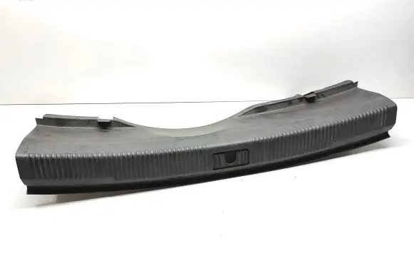 Trunk/boot sill cover protection