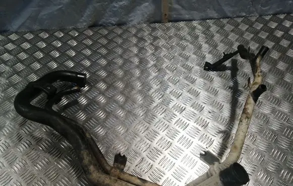Volkswagen Crafter Engine coolant pipe/hose 076121064 076121064E