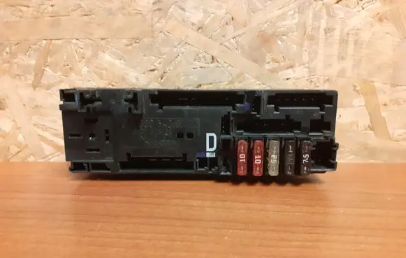 Mercedes-Benz E W210 Fuse box set A0005400372 2536