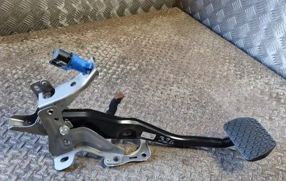 Mazda CX-5 II Brake pedal KD31