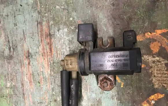 Opel Vectra C Turbo solenoid valve 55563532