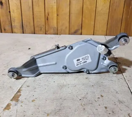 Hyundai i20 (PB PBT) Rear window wiper motor 987101J000 035111560