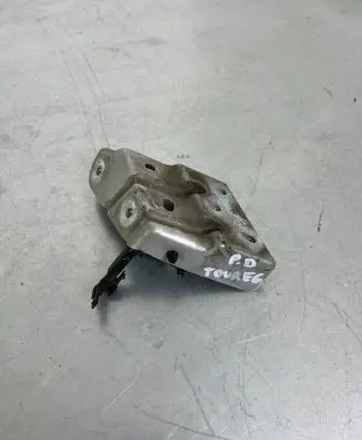 Volkswagen Touareg II Fender mounting bracket 7P6821152A
