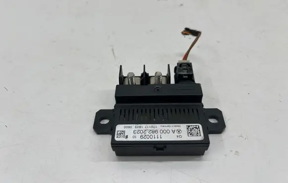 Mercedes-Benz GLA W156 X156 Charging relay A0009822023