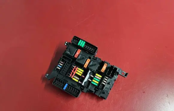 Mini One - Cooper F56 F55 Fuse module 9360501