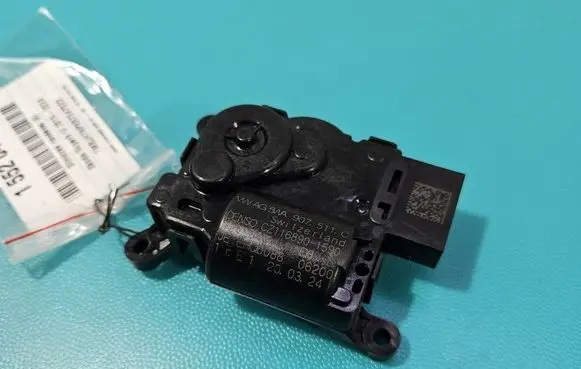 Skoda Superb B8 (3V) A/C air flow flap actuator/motor 5WA907511C IMPRK1552041