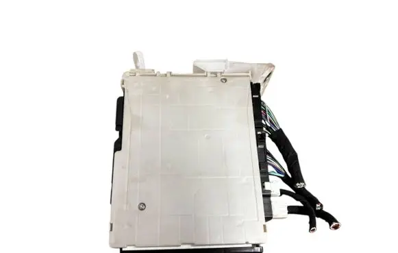 Toyota Camry VIII XV70 Fuse module 8273033Q31 5774 9C202144