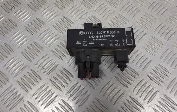 Skoda Fabia Mk1 (6Y) Coolant fan relay 1J0919506M