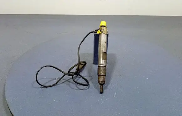 Audi A6 S6 C4 4A Fuel injector 046130202A