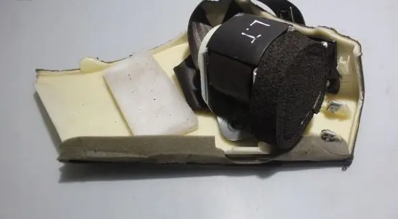 Jaguar XJ X351 Rear seatbelt 