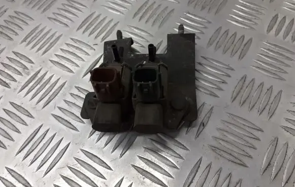 Mazda 6 Vacuum valve K5T4659