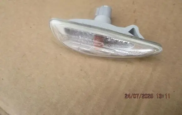 Toyota RAV 4 (XA30) Front fender indicator light 817300D032