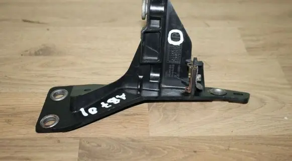 Audi A4 S4 B7 8E 8H Front bumper mounting bracket 8E0805364