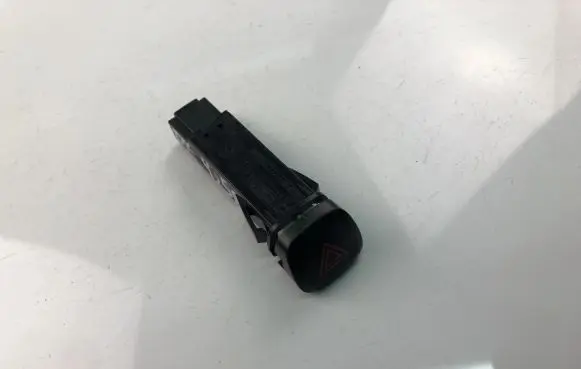 Volvo V40 Hazard light switch 9123682