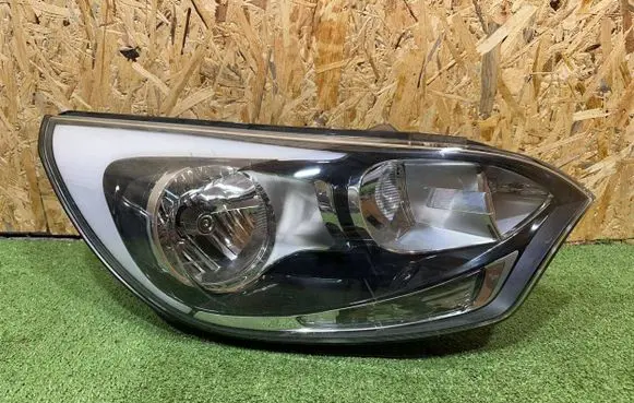 KIA Rio Headlight/headlamp 92102-1WXXX