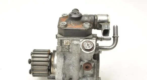 Volvo S60 Fuel injection high pressure pump 31432135