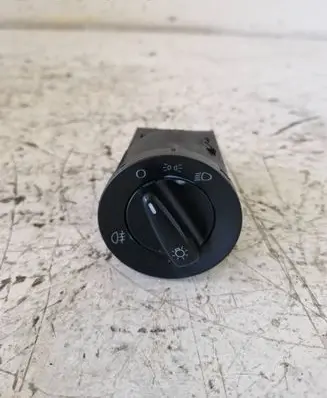 Volkswagen Golf IV Light switch 1C0941531