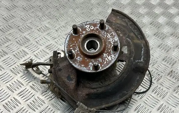 Toyota RAV 4 (XA30) Front wheel hub spindle knuckle