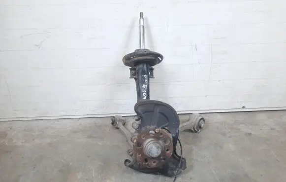 Mercedes-Benz C W204 Front wheel hub spindle knuckle a2013202866