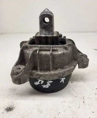 BMW 5 F10 F11 Engine mount bracket 6785602
