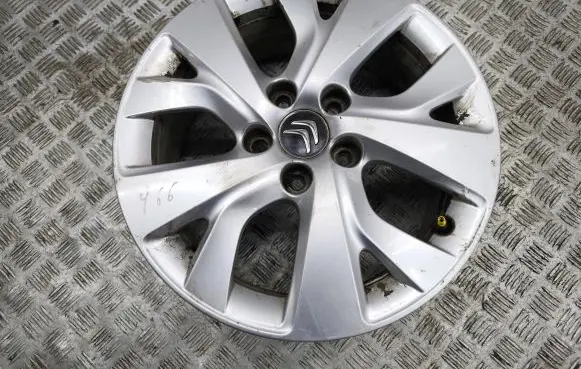 R16 alloy rim