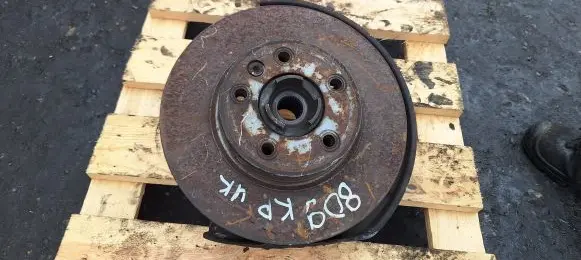 Front wheel hub
