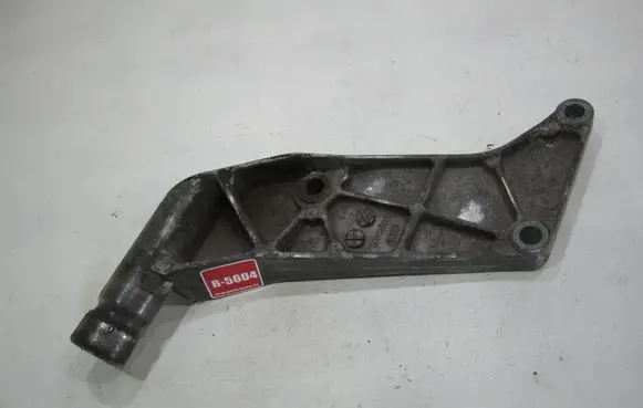 Volkswagen PASSAT B5.5 Engine mount bracket 8D0199343L