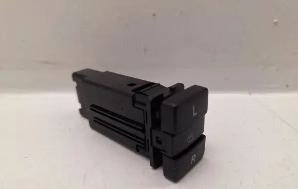 Toyota Auris 150 Seat heating switch 8475102030