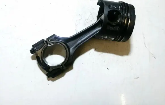 Mercedes-Benz Vito Viano W638 Piston with connecting rod