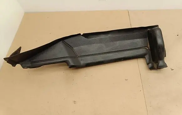 Audi Q3 8U Fender end trim 8U0821169
