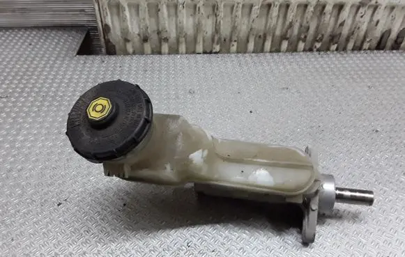 Honda FR-V Master brake cylinder
