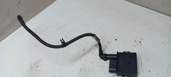 BMW 5 F10 F11 Glow plug pre-heat relay E2110022368