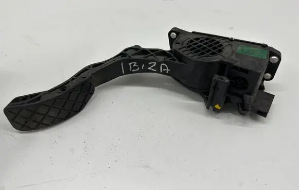 Seat Ibiza IV (6J,6P) Accelerator throttle pedal 6Q2721503E