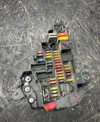BMW 5 E60 E61 Fuse box set 6906589
