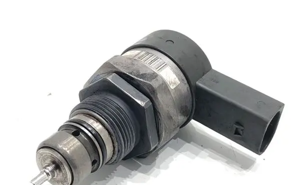 Mercedes-Benz GL X164 Fuel pressure regulator A6420780249