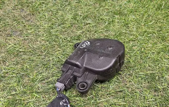 Chrysler Voyager Air flap motor/actuator 04885465AA