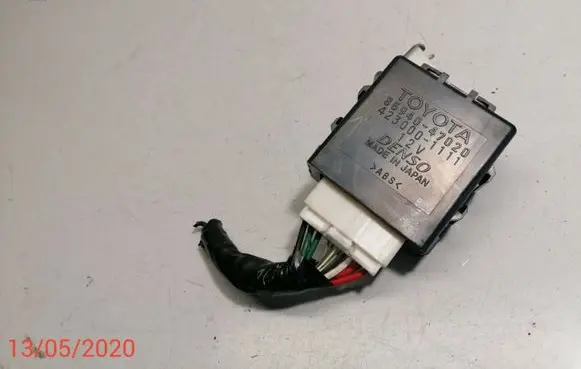 Toyota Prius (XW30) Window wiper relay 8594047020
