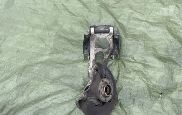 Citroen C5 Front wheel hub spindle knuckle 9661544680