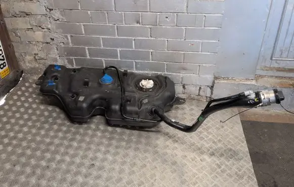 Renault Arkana Fuel tank 172036305R 100140393 172028338R