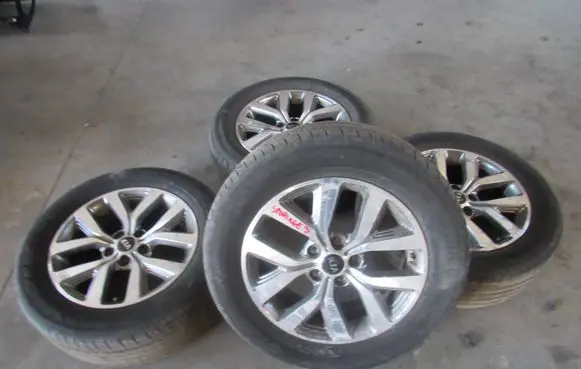 KIA Sportage R17 alloy rim 529103W610