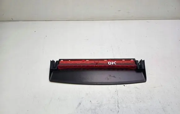 Audi A4 S4 B8 8K Third/center stoplight 8K5945097