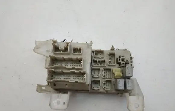 Toyota Corolla E120 E130 Fuse box set 8264102060 MB2323008531