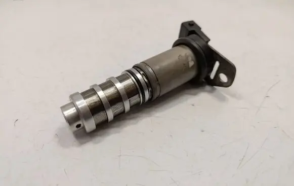 BMW X5M E70 Camshaft vanos timing valve 8605123 11368605123 11367585776