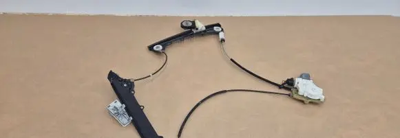 BMW Z4 E89 Front door window regulator with motor 966273108 966273 7192300