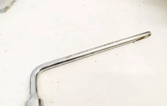 Mercedes-Benz B W245 Wheel nut wrench A2215810001